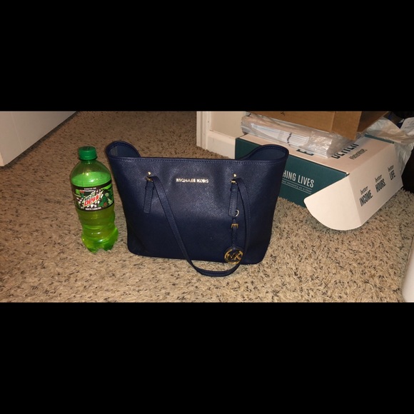 Michael Kors Bag - Picture 1 of 1